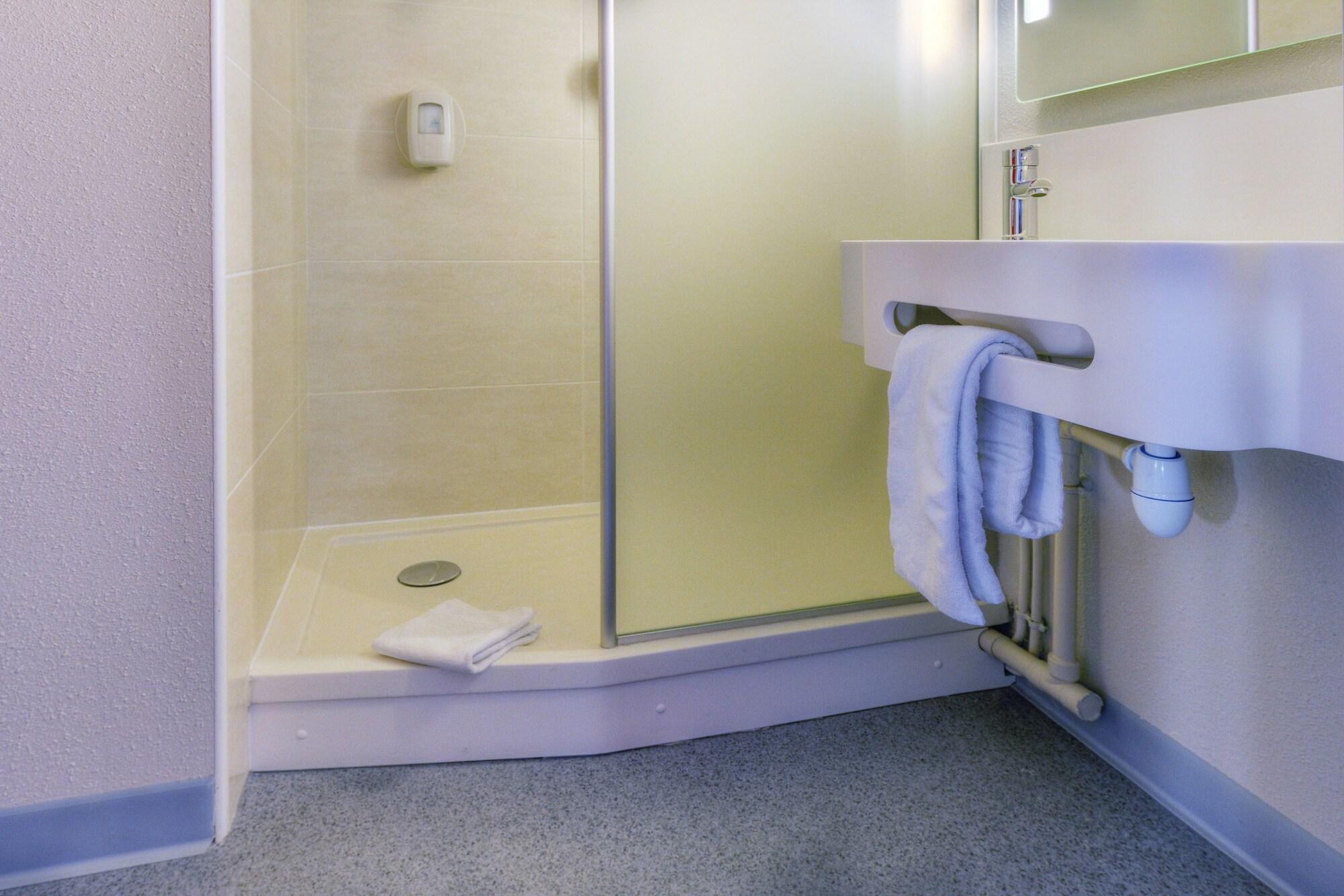 B&B Hotel Marseille Les Ports Экстерьер фото