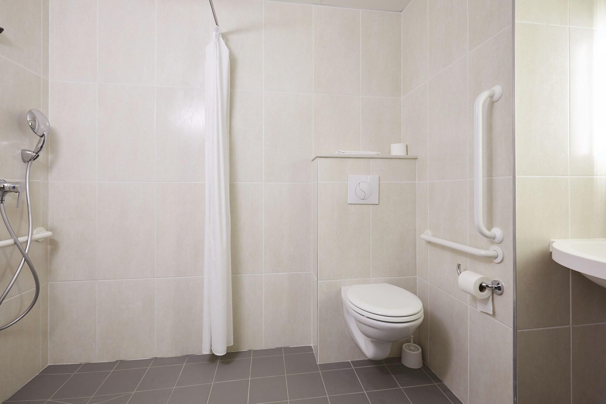 B&B Hotel Marseille Les Ports Экстерьер фото