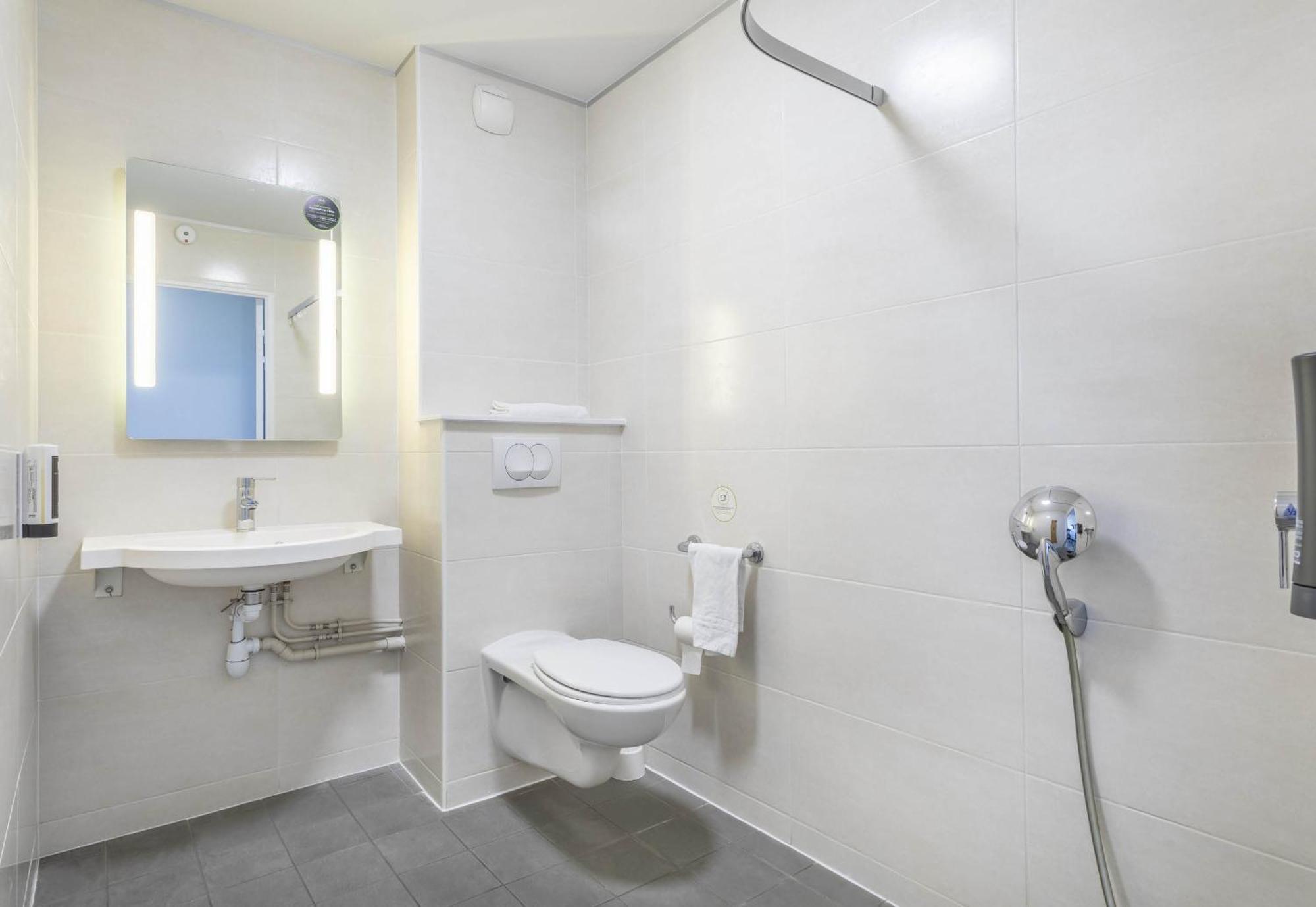 B&B Hotel Marseille Les Ports Экстерьер фото