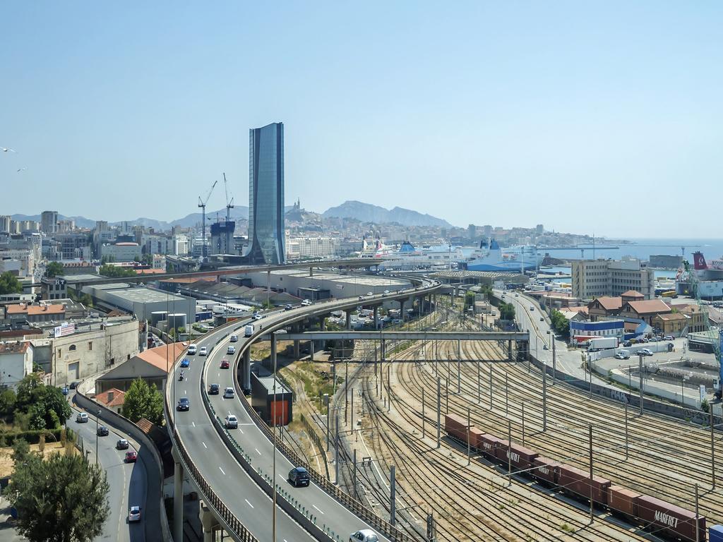 B&B Hotel Marseille Les Ports Экстерьер фото